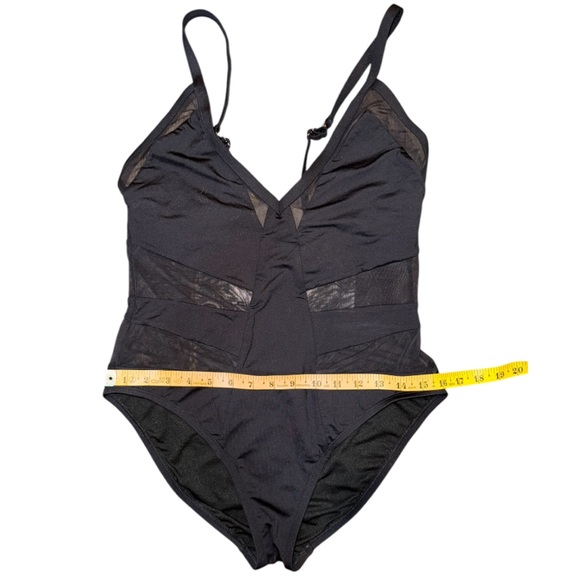 Kenneth Cole One Piece - Picture 8 of 15